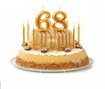 torta-di-festa-con-golden-candele-numero-68-wd8hx7.jpg