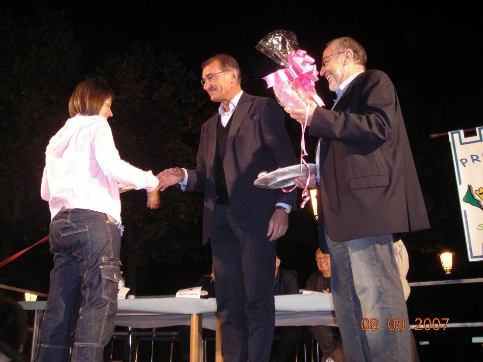 8 settembre 2007. congratulazioni da parte del sindaco per aver vinto il titolo di miss san giorgio dog!