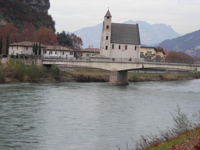 DSCN4854
Chiesa di Sant'Apollonia oltre l'Adige