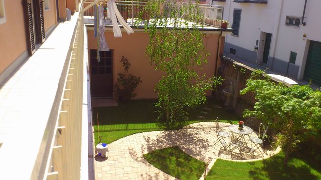 Una fotografia della primavera del 2012, dal balcone.