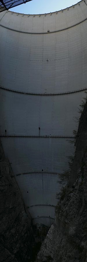 Vista intera Diga del Vajont